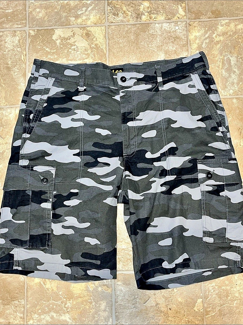 Lee Men's Extreme Motion Crossroad Cargo Short Camo Waist 38